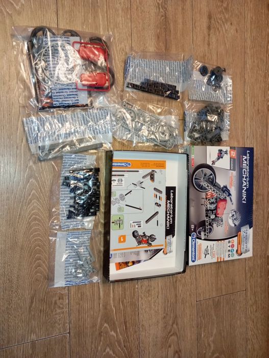 Zestaw laboratorium mechaniki ścigacz clementoni