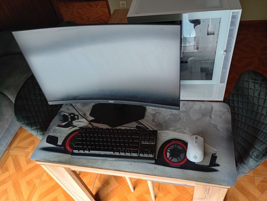 SetupGamer All White