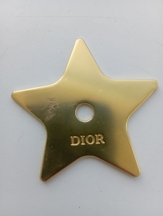 Зірка Dior брилок