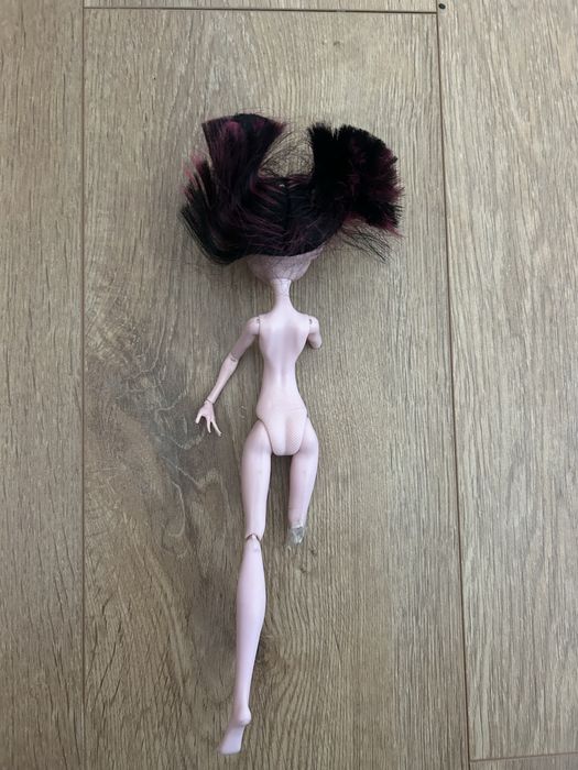 Draculaura (Дракулаура)Monster High від компанії Mattel.