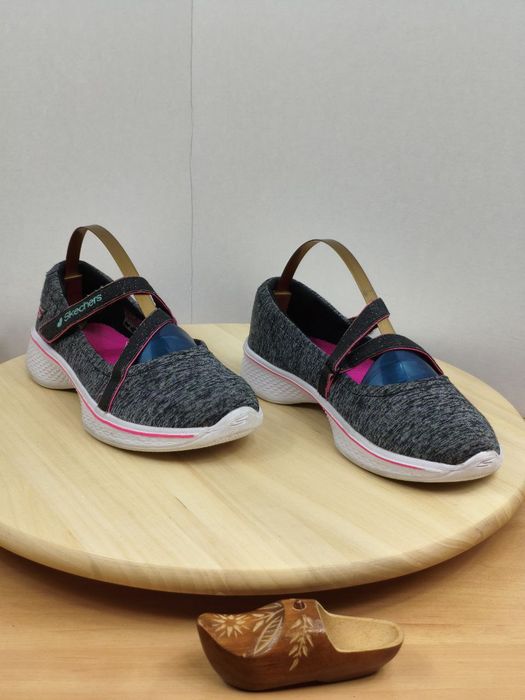 Buty Baleriny r.33 Skechers GOwalk 4 Mary Jane dla dzieci na rzep