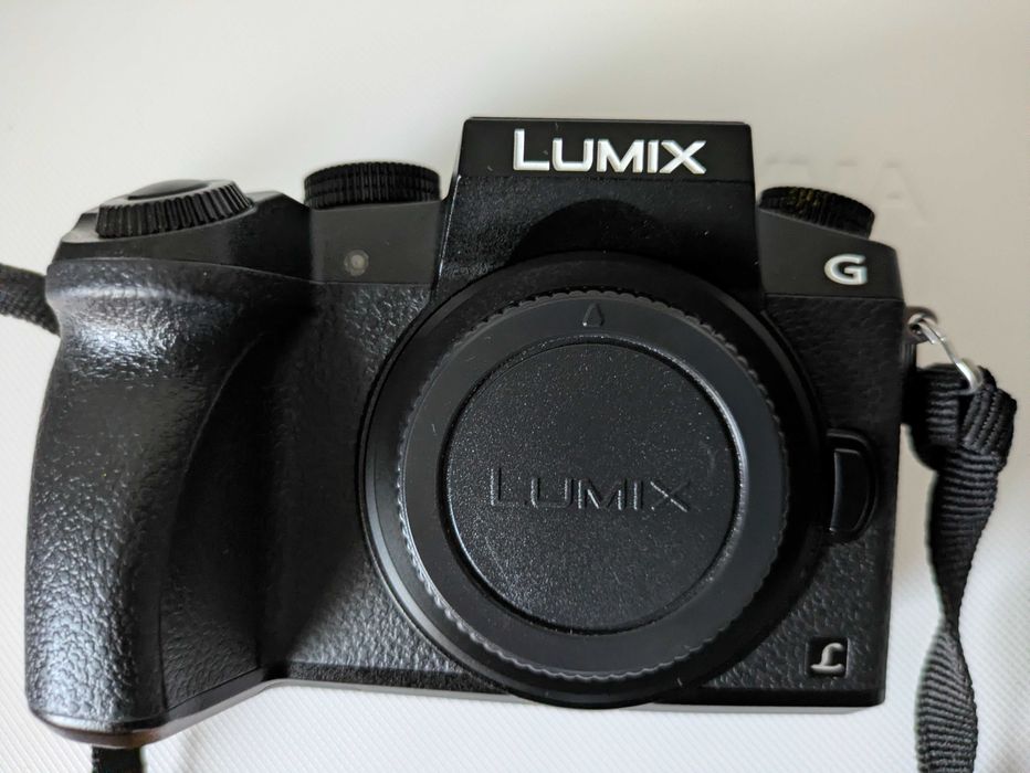 Panasonic Lumix G7 4K + Extras - Como Nova