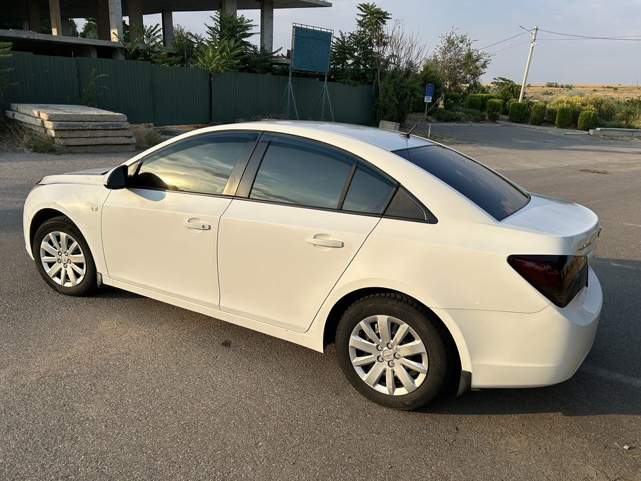 Продам Chevrolet Cruze