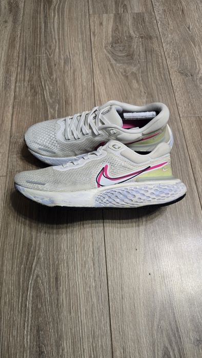 Продам кросівки кроссовки Nike ZOOMX INVINCIBLE Running