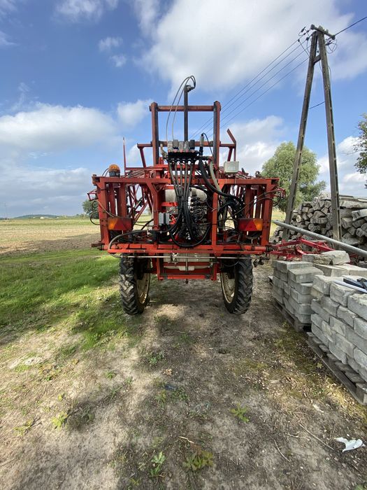 Opryskiwacz Kuhn 3000L 21m