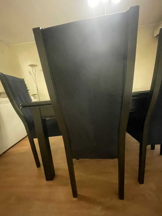 Mesa em Mogno 160 cm Extensível ( 260cm) + 6 cadeiras em bom estado