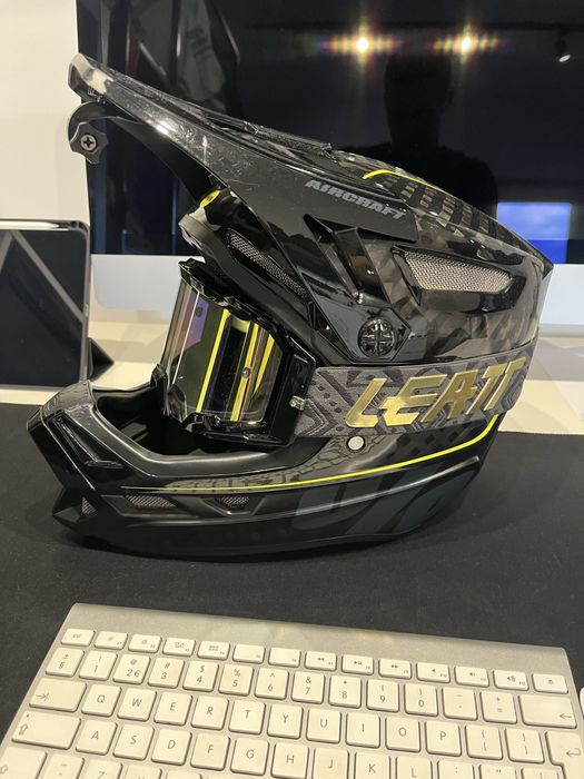 Kask 100% Aircraft Carbon