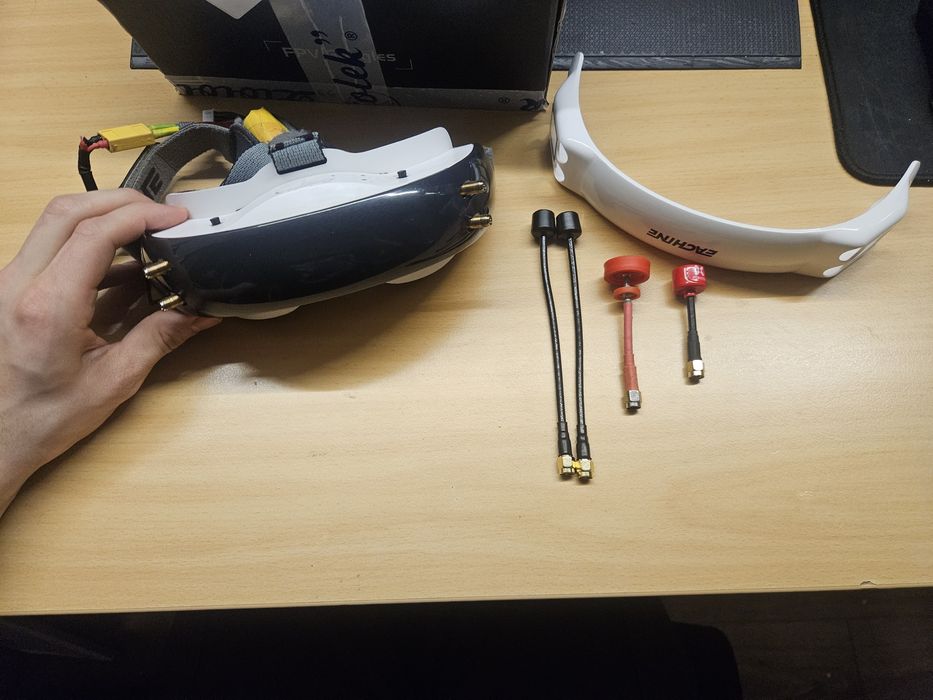 Gogle fpv Eacine ev200d quadversity. Rezerwacja