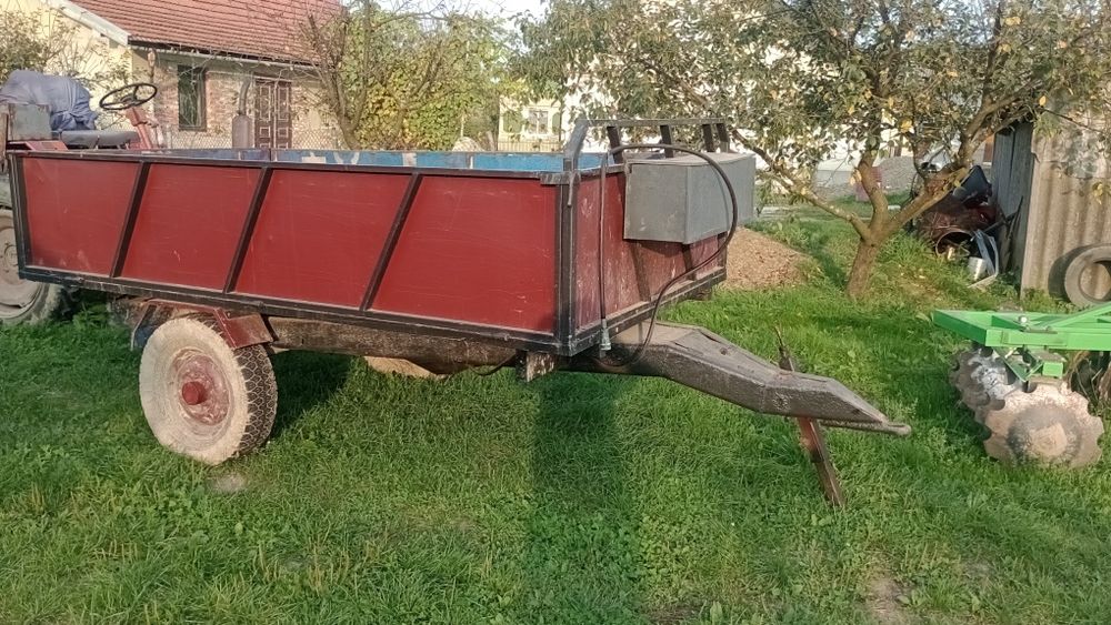 Продам хороший трактор т 25 є підсилювач руля,новий розподільникрядний паливний