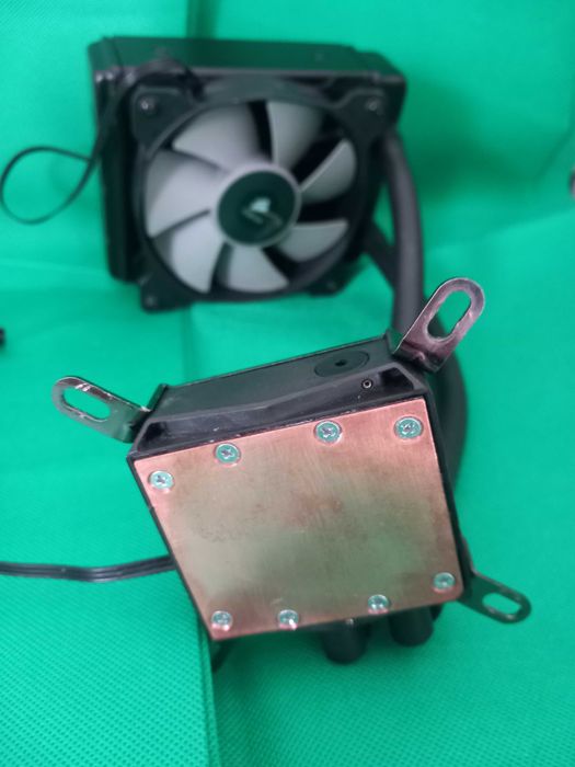 Watercooler - Corsair 120mm silencioso 100% Funcional