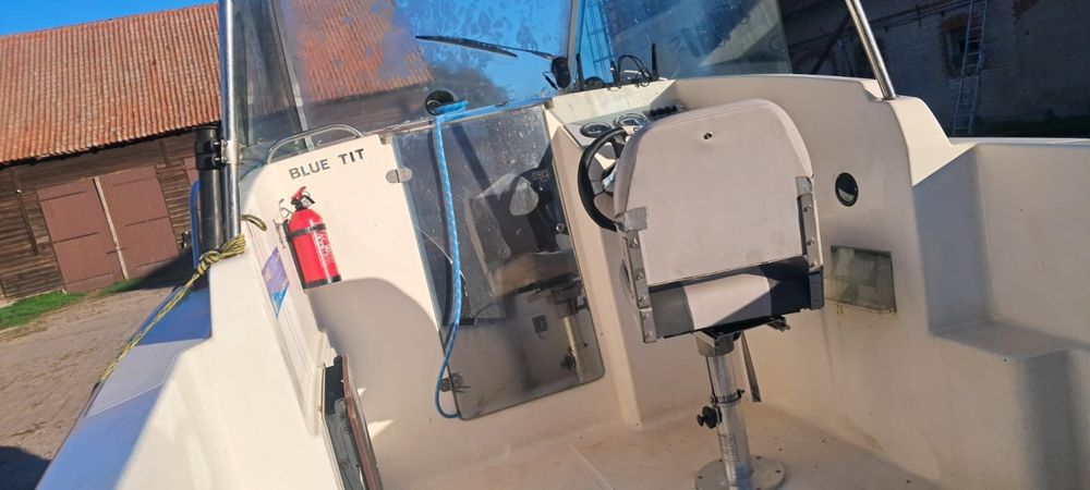 Łódź motorowa wędkarska z Mercury 60