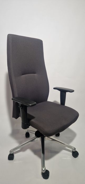 Fotel biurowy szary Nowy Styl Orleando meble poleasingowe