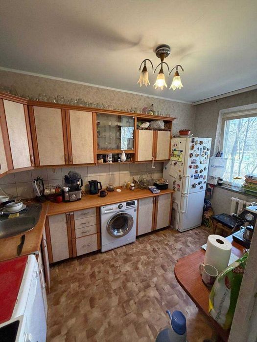 Продаж 2-кімнатної квартири з ремонтом і меблями по вул. Тролейбусна