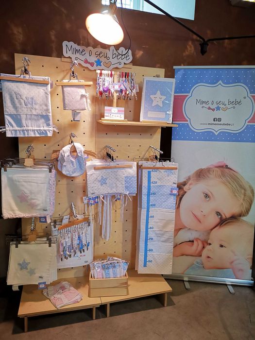 Expositor prático e versátil64285227662082122