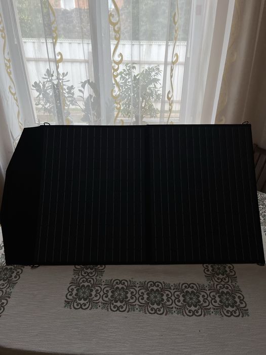 Портативна електростанція Allpowers S700 (з сонячною батареєю)