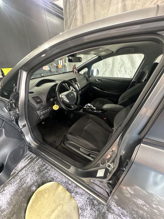 Продам Nissan Leaf 2016