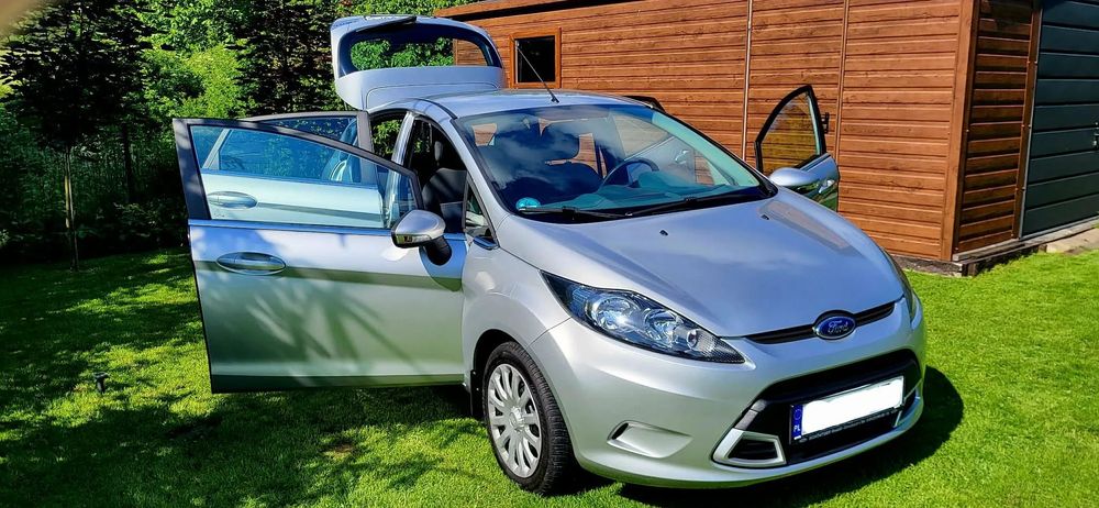 Ford Fiesta BWZWYPADKOWY grzana szyba i fotele świeżo po serwisie