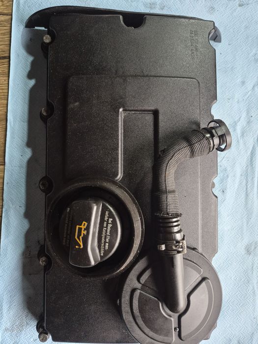 Pokrywa zaworów vw audi 2.0 tdi