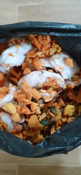 OFEREÇO enchimento de almofada