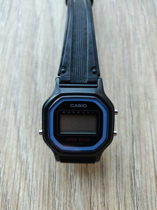 Relógio feminino Casio LA11WB-1WCB preto