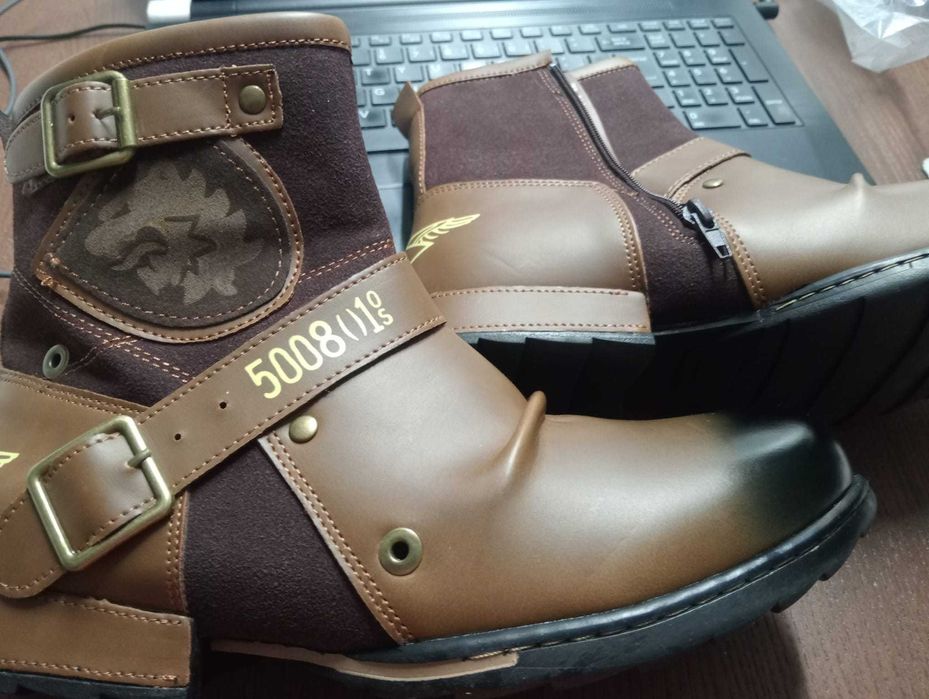 Botas Biker/Steampunk Castanhas com Fivelas – Novas (Tam. 41)