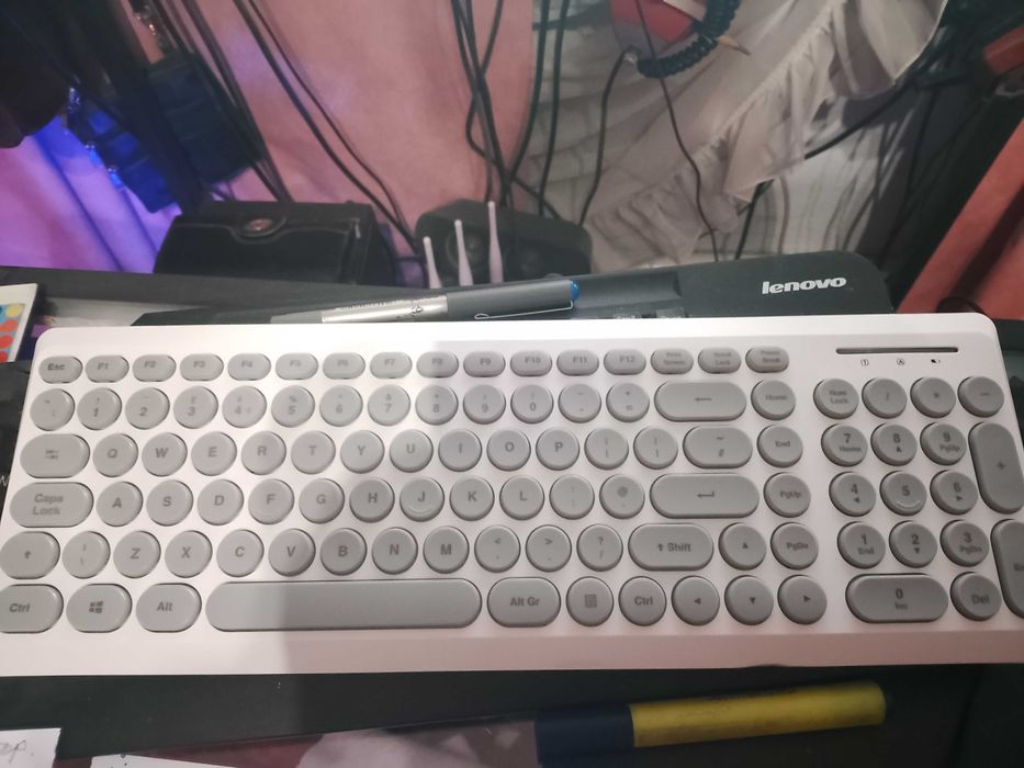 Безпровідна клавіатура ADVENT