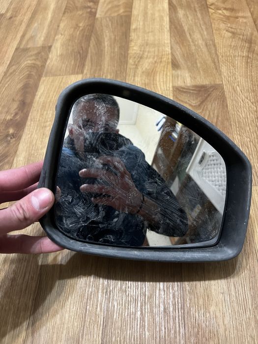 Продам зеркало заднего вида Renault Scenic 3