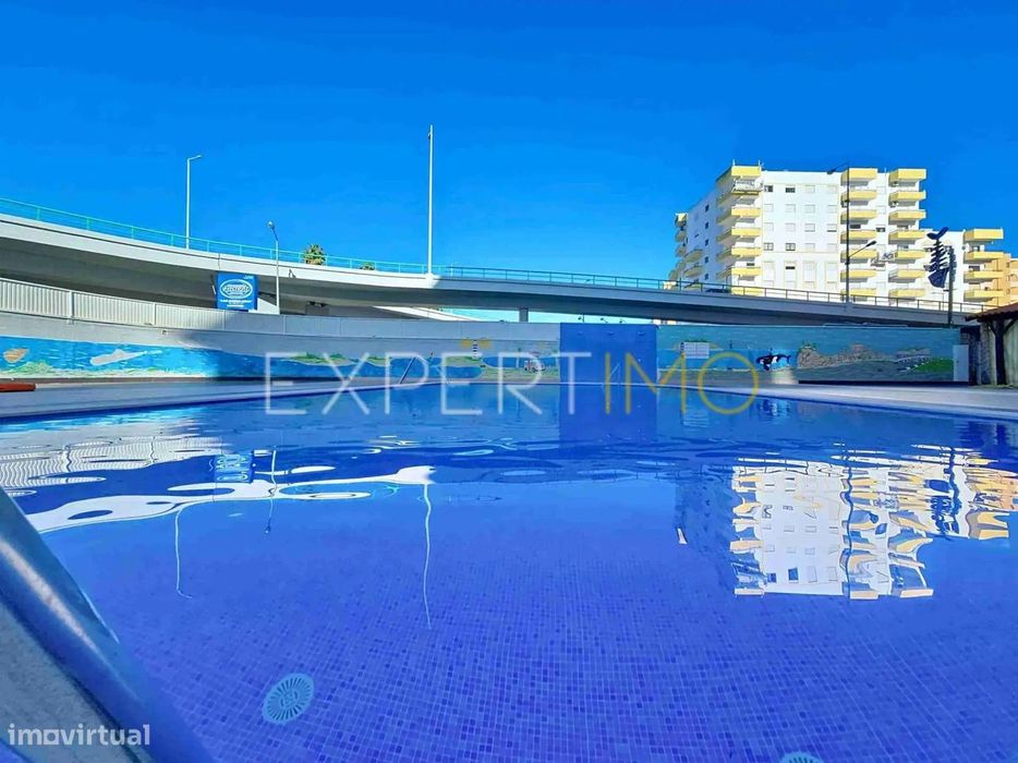 Apartamento T1 a 300m da Praia da Rocha com garagem e piscina