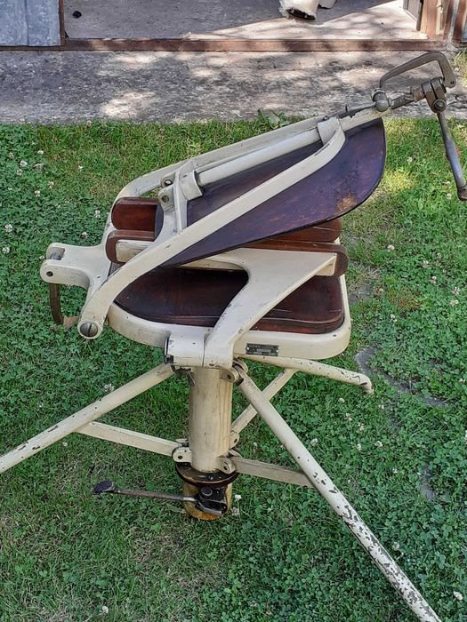 Zabytkowy fotel dentystyczny-Jarnuszkiewicz-sygnowany