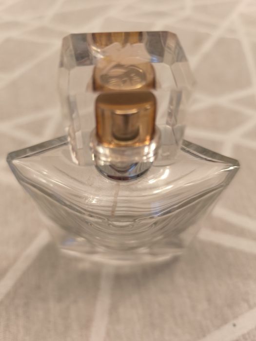 Puste flakony po perfumach