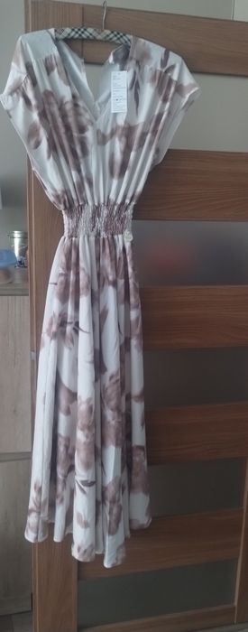Sukienka Colori w pastelowych kolorach z gumką w pasie