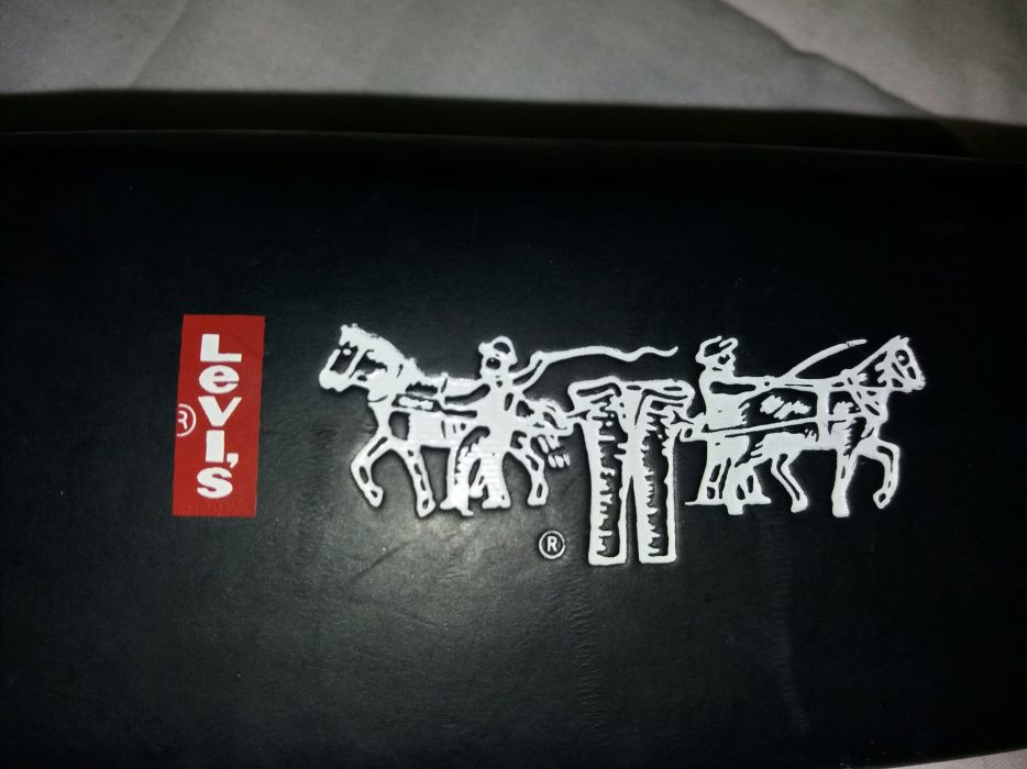 Armações Óculos Levi's