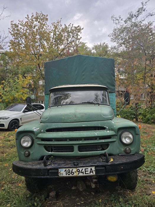 Зил 130 на полном ходу