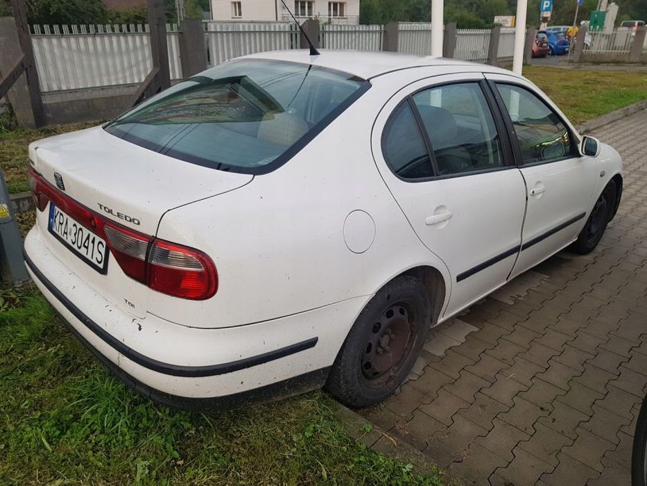 drzwi prawy tył leon 99-06 wybór kolorów
