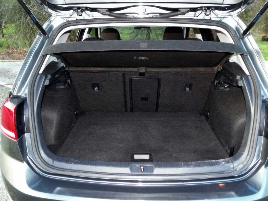 Volkswagen e-Golf      2020