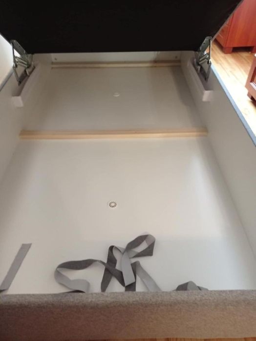 Łóżko sypialniane