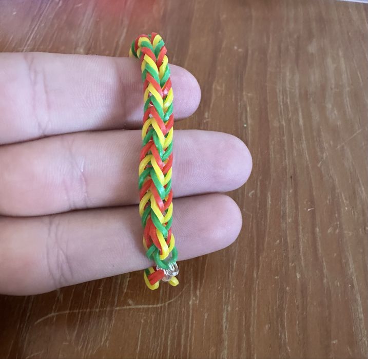 Pulseiras ,aneis e colares artesanais com elasticos