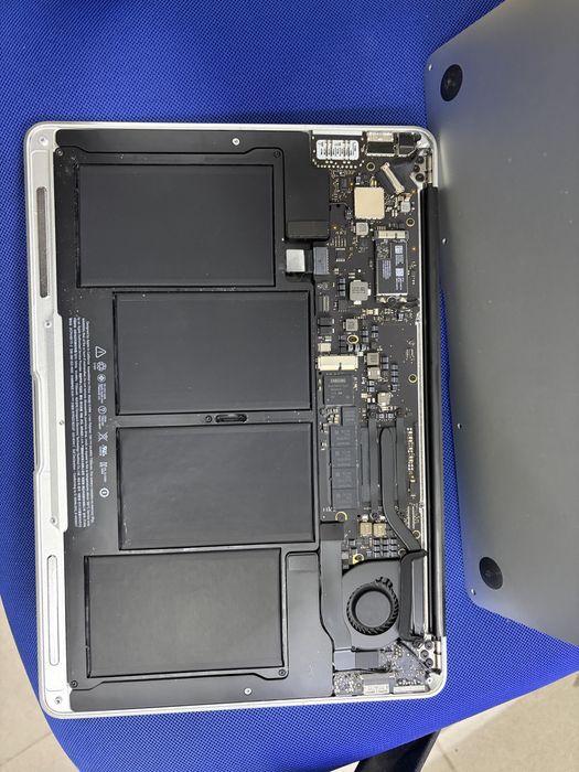 Macbook Air A1466 i5 2015