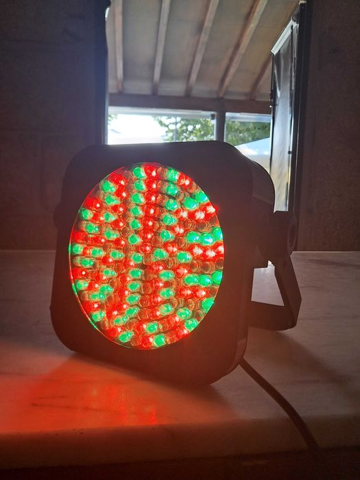 Painel de Luzes LED Stairville Flood Panel 150 40° RGB – Como Novo