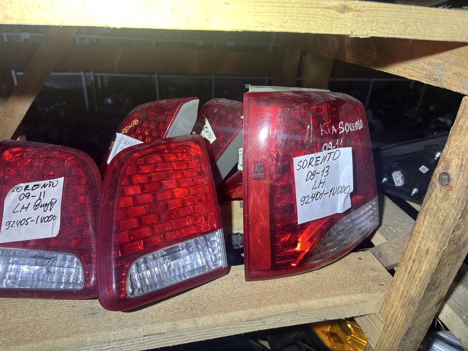 Фонарь задний правый левый KIA Sorento 2009-2013 г Цена разная галоген