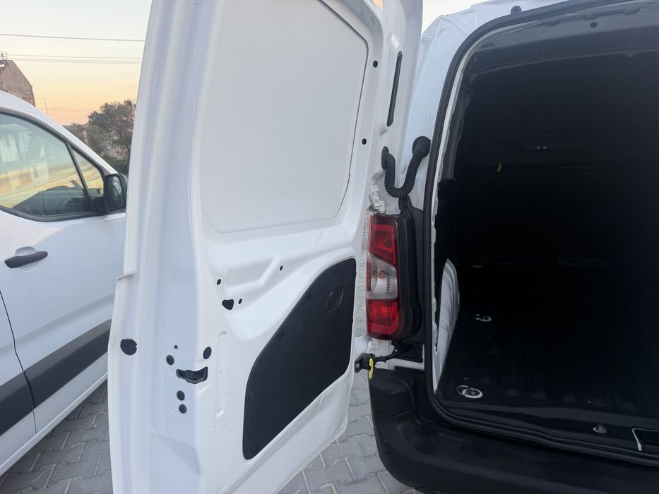 Citroen Berlingo 1.5 HDI 2022 NACIONAL TOPO GAMA Cammes 8 mm