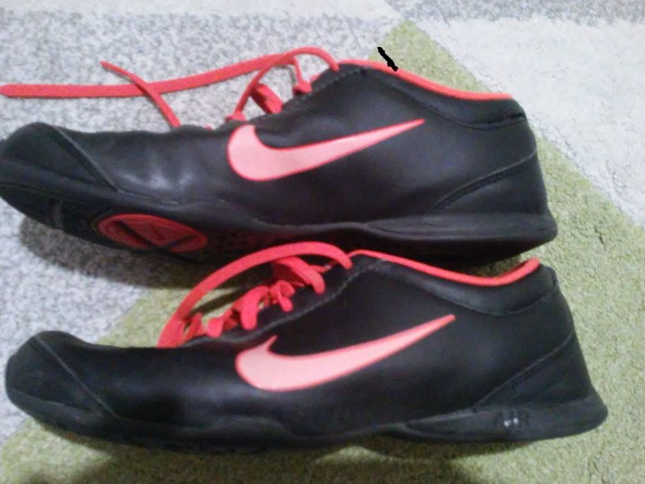 buty sportowe NIKE, halówki rozmiar 37,5