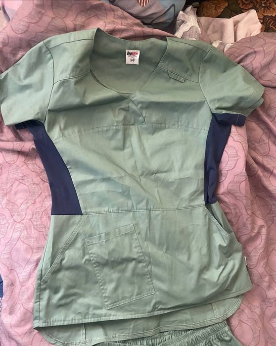 Продам медичний костюм