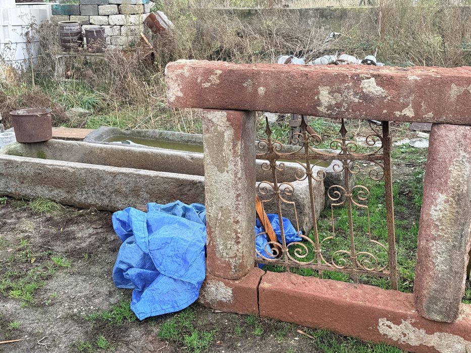 Portal okienny koryta kamienne i inne