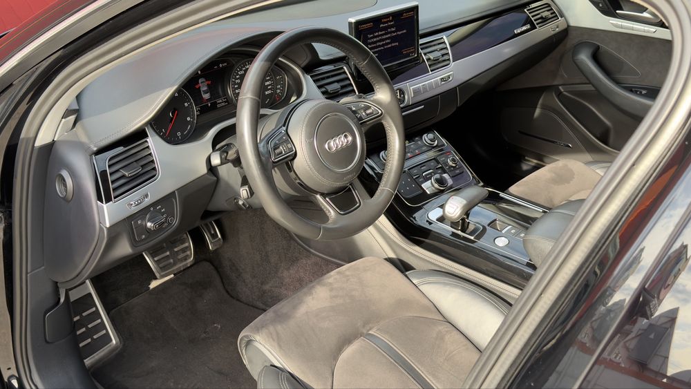 Audi A8D4! 3.0 дизель! Quattro!