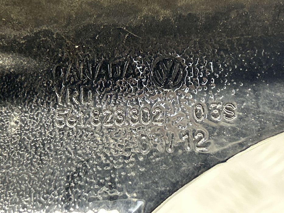 Петля капота правая 561823302 для Volkswagen Passat B7