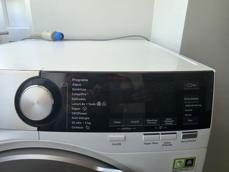 Máquina de lavar roupa premium AEG 9000