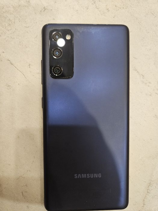 Samsung S20 FE 8/256 гб