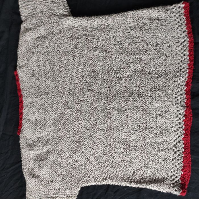 Sweter oversize na drutach  ręcznie wykonany