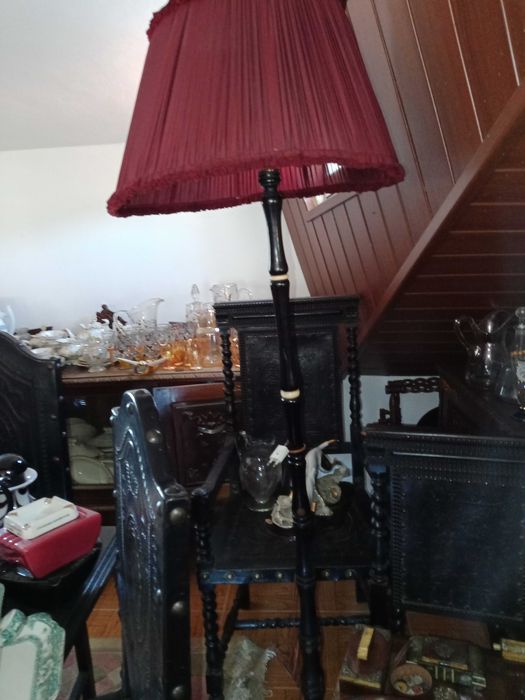Relógio de pé em madeira - muito bom estado